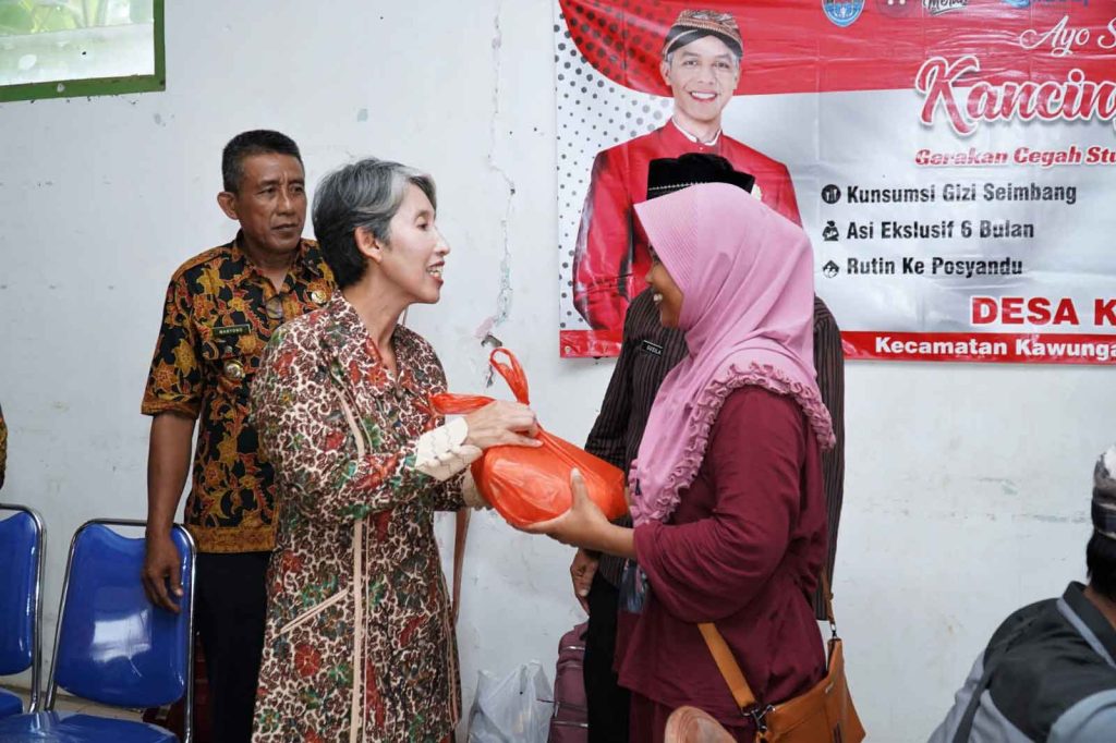 Puluhan Ribu Keluarga Berisiko Stunting di Cilacap Dapat Bantuan Daging dan Telur