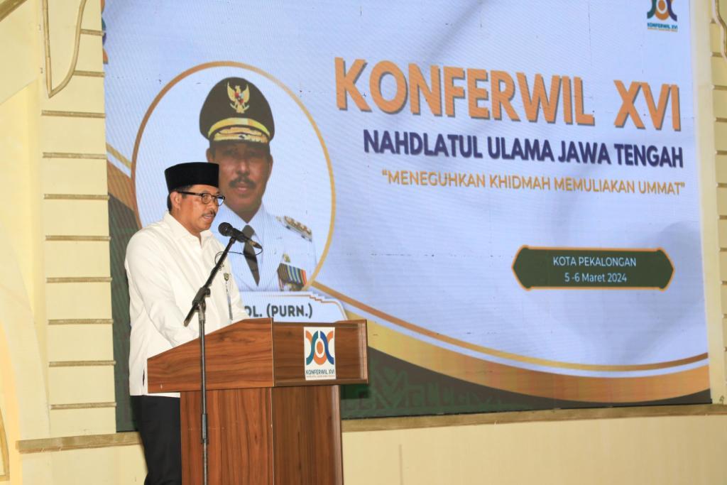 pj-gubernur-jateng-nana-sudjana-hadir-di-konferwil-pwnu-di-pekalongan.jpg