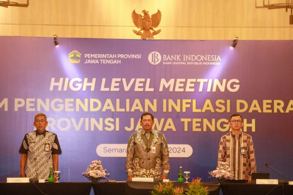 pj-gubernur-jateng-nana-sudjana-menghadiri-tpid-di-semarang.jpg