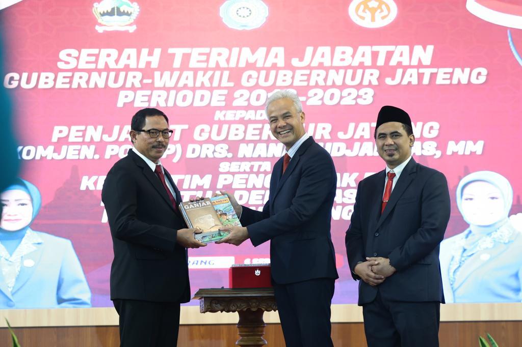 pj-gubernur-nana-sudjana-dan-ganjar-pranowo.jpg
