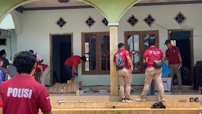 polres-batang-lakukan-olah-tkp-percabulan-pengasuh-ponpes-di-wonosegoro-batang.jpg