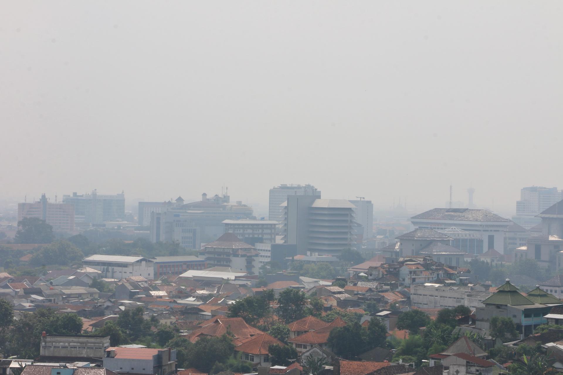 polusi-semarang-dikira-kabut.jpg