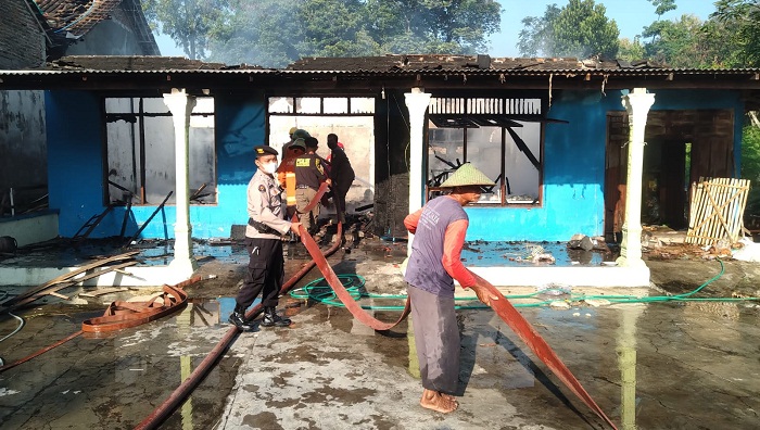 Rumah dan Toko di Kebakkramat Karanganyar Ludes Terbakar, Api Diduga dari Obat Nyamuk Bakar