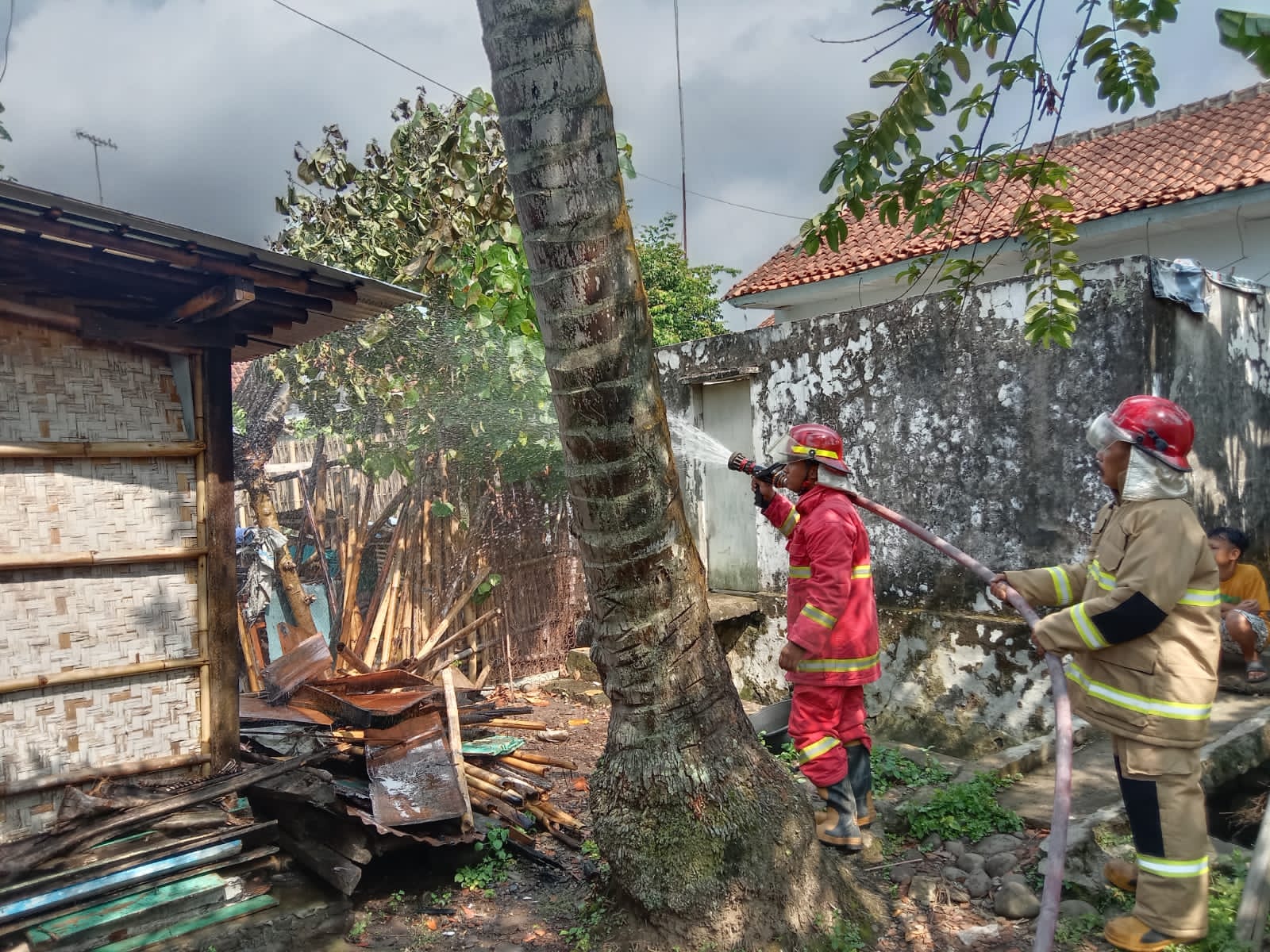 rumah-terbakar-di-majenang.jpg
