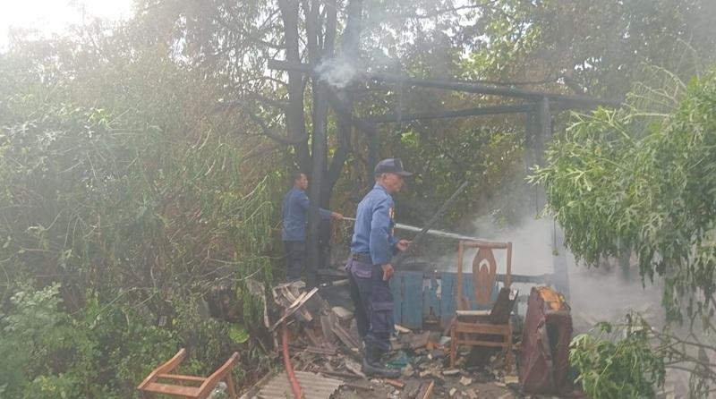 rumah-warga-di-kelurahan-panggung-kota-tegal-hangus-terbakar-diduga-akibat-petasan.jpg
