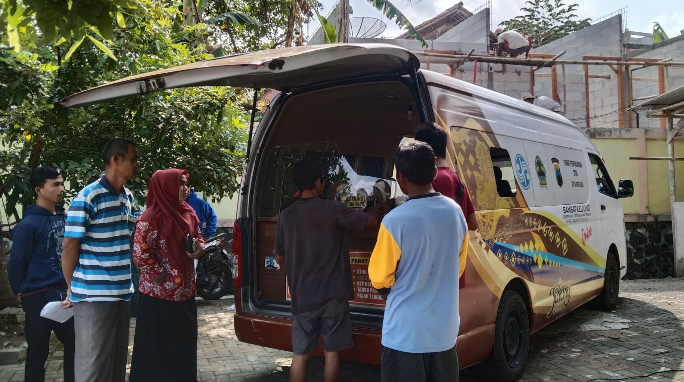 samsat-keliling-di-halaman-kecamatan-karangpucung-cilacap.jpg