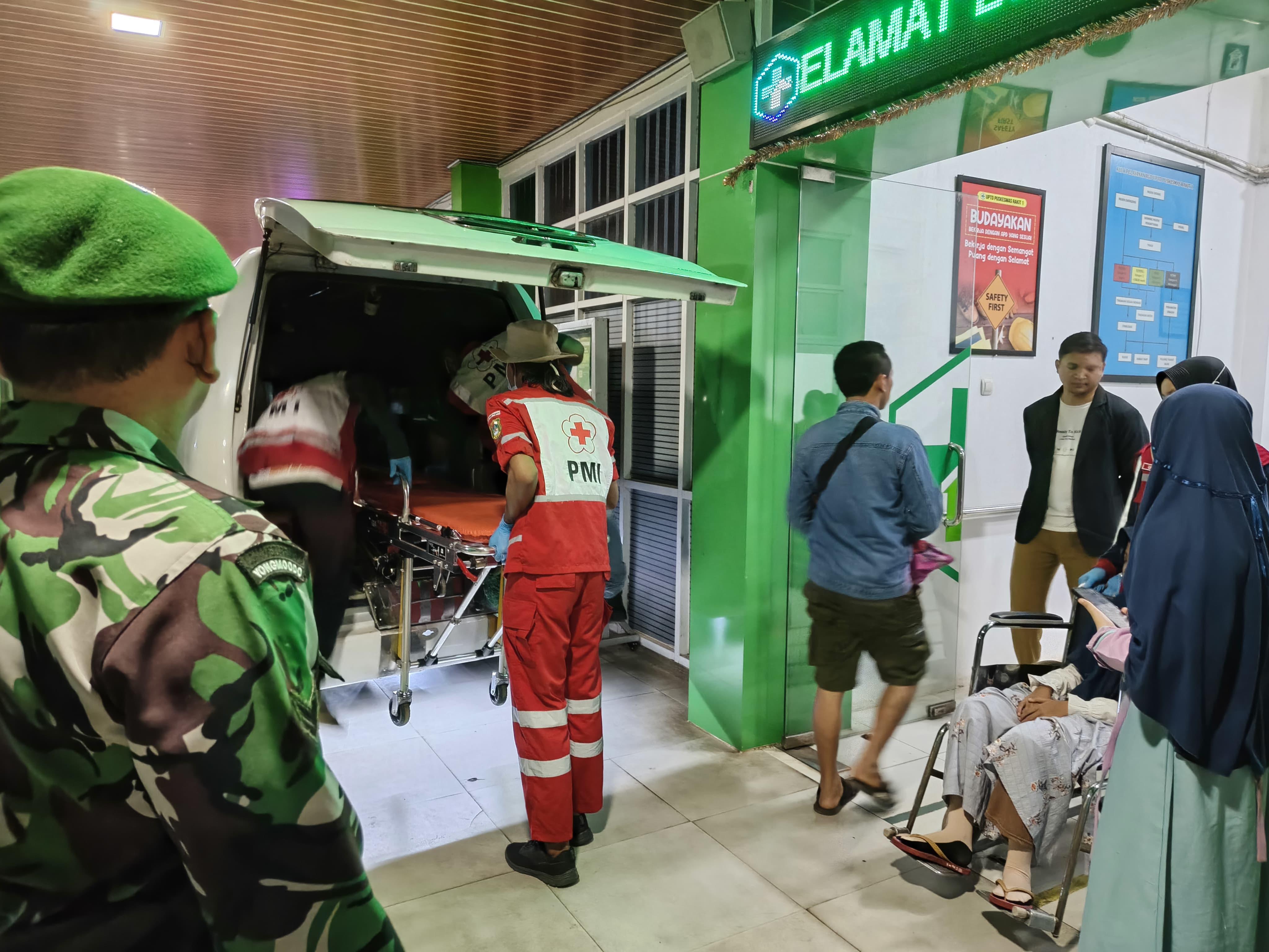 Alami Gejala Mirip Keracunan, Ratusan Santri di Banjarnegara Dilarikan ke Puskesmas dan RS