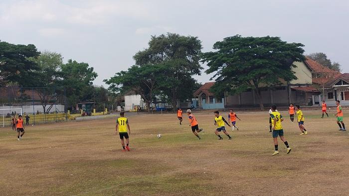 seleksi-pemain-persika-karanganyar-di-lapangan-ngijo-tasikmadu-karanganyar-jumat-1592023.jpg