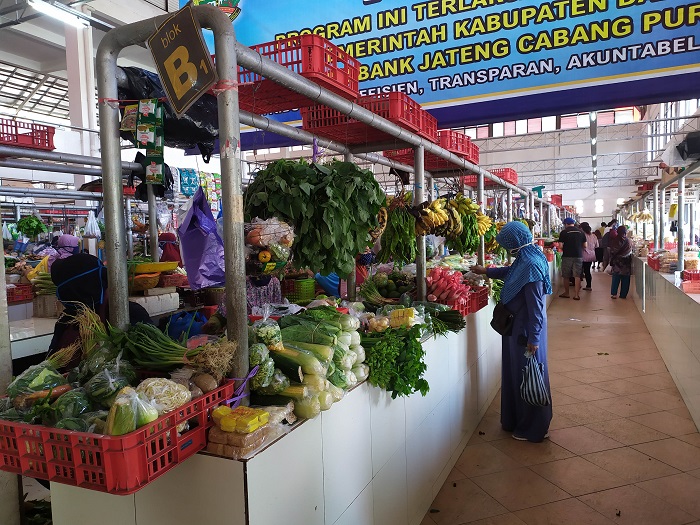suasana-para-pedagang-di-pasar-manis-purwokerto-pada-jumat-1552020.jpg