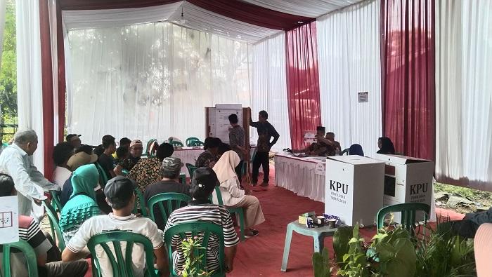 Hasil Pilkada Cilacap: Syamsul-Ammy Menang Telak di TPS Tempat Syamsul Nyoblos, 14 Suara Tidak Sah