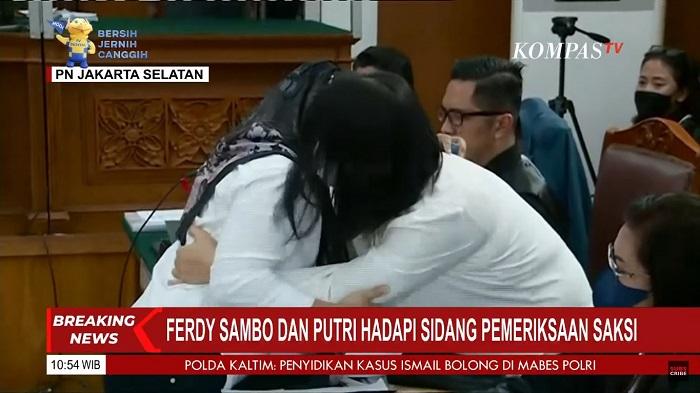 susi-memeluk-serta-mencium-tangan-putri-dan-ferdy-sambo.jpg
