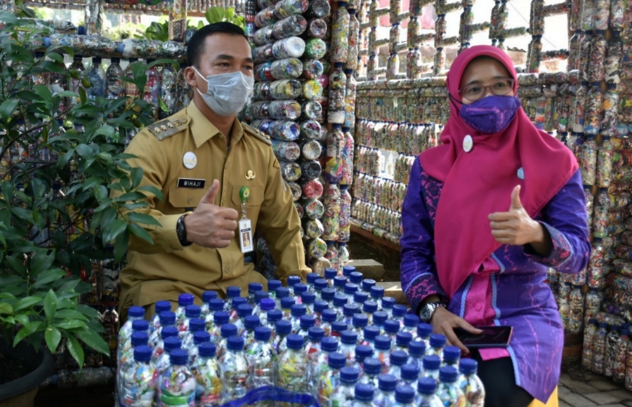 Ada Taman Ecobrick di Kompleks Kantor Setda Batang, Bupati Wihaji: Jadi Sarana Edukasi Masyarakat