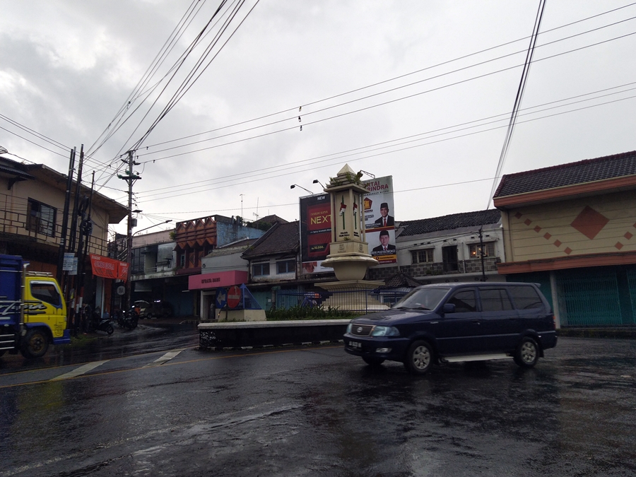 tugu-pusaka-parakan-kabupaten-temanggung.jpg