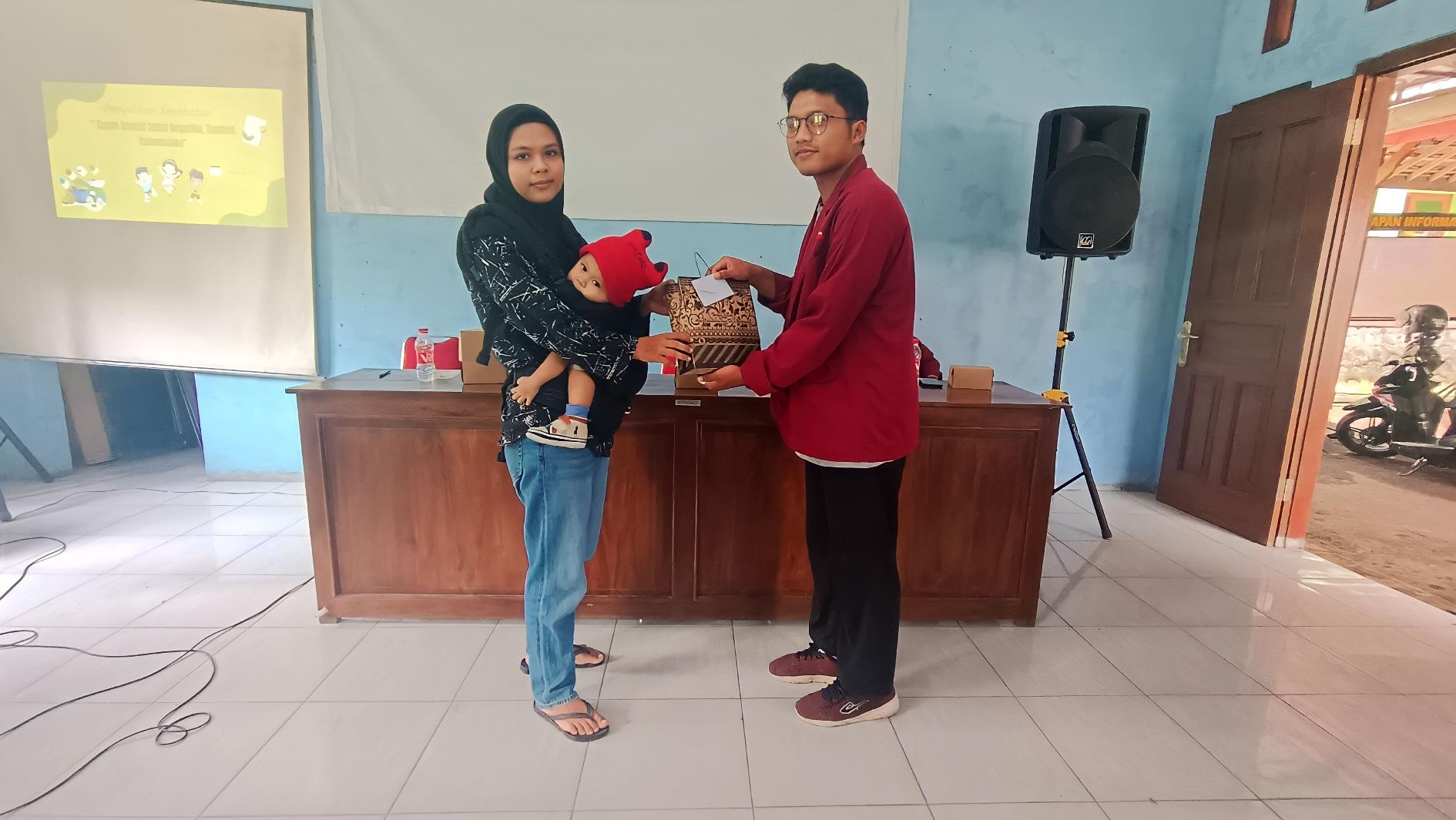 Peran Mahasiswa Universitas Peradaban Bumiayu dalam Pencegahan Stunting di Lumbir Banyumas