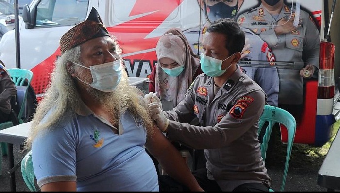 Ikut Vaksinasi Boster di Mapolres Purbalingga, Warga Pulang Juga Membawa Beras