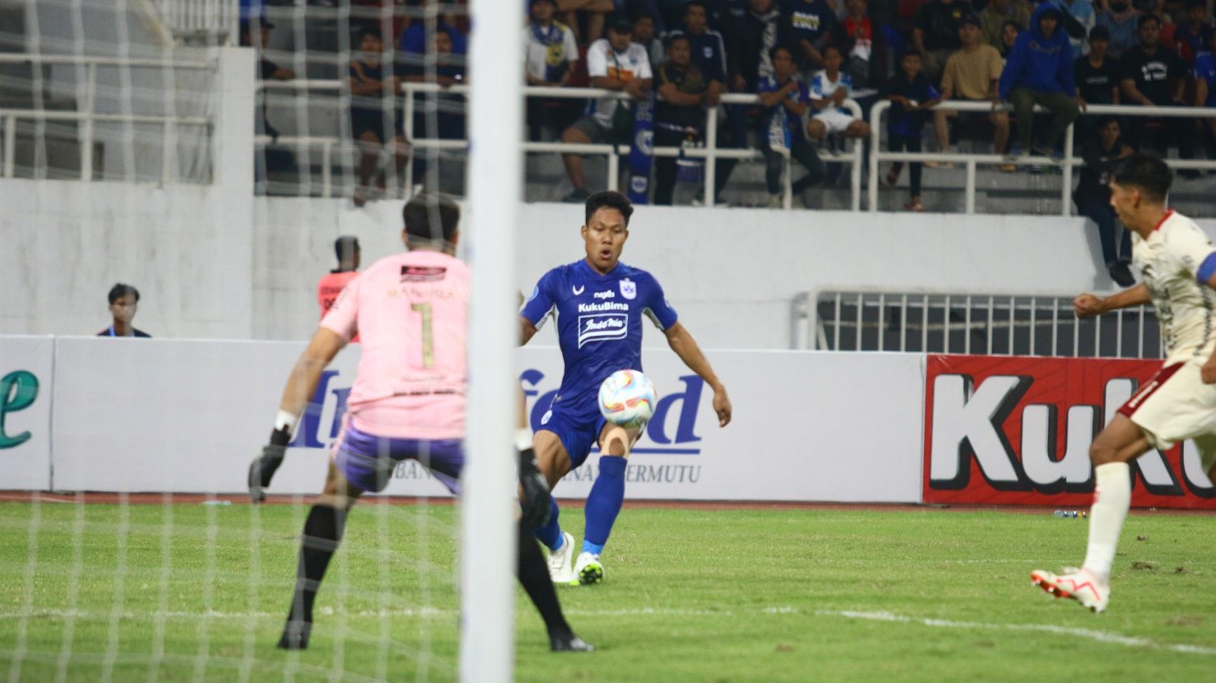 wahyu-prast-hulk-psis-semarang-vs-bali-united.jpg