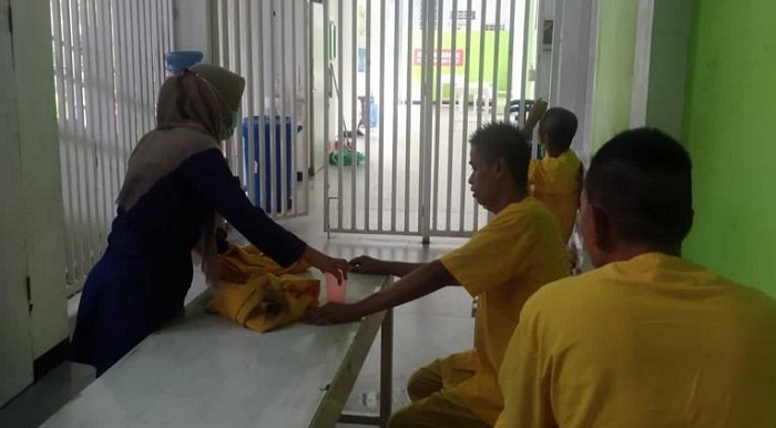 warga-odgj-mendapat-perawatan-di-rsi-banjarnegara-selasa-2222022.jpg