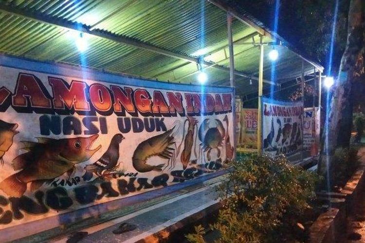 Tips Makan di Warung Pinggir Jalan Agar Tidak 'Keblondrok' Bayar Mahal