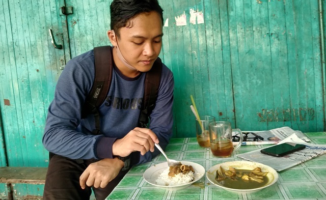 warung-tenda-gulai-kambing-bustaman-semarang.jpg