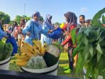 02082025-sedekah-sayur-di-alun-alun-cilacap-raih-rekor-muri.jpg