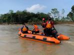 06082025-tim-sar-gabungan-cari-korban-banjir-bandang-sungai-klawing.jpg