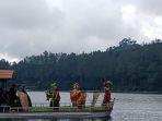 11062025-Pertunjukan-tari-di-telaga-menjer-wonosobo.jpg