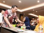13092025-gubernur-jateng-ahmad-luthfi-menyerahkan-bantuan-rtlh.jpg