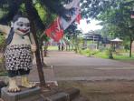 15092025-Bawor-maskot-Kabupaten-Banyumas-di-Taman-Andhang-Pangrenan-Purwokerto.jpg