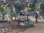 15092025-pengunjung-taman-adhang-pangrenan-purwokerto-sepi-1.jpg