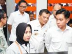 18072025-gubernur-jateng-dampingi-wapres-gibran-pantau-pencairan-bsu-di-boyolali.jpg
