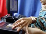 Petugas Malah Ajari Anak PKL, Warga Banyumas Keluhkan Antrean KTP di Jatilawang