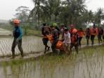 Dua Keluarga Masih Cemas Menanti Kabar Korban Hilang di Sungai Klawing Purbalingga