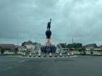20250806-tugu-nelayan-cilacap.jpg