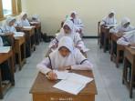20251012-belajar-di-kelas.jpg