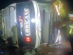 27102025-bus-PO-Haryanto-terguling-di-tol-semarang-batang.jpg