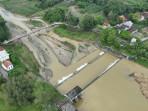 29072025-sedimentasi-di-bendung-cipero-tegal.jpg