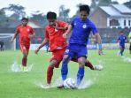 Duel-pemain-Persika-Karanganyar.jpg