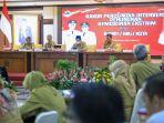 Gubernur-Jawa-Tengah-Ganjar-Pranowo-memimpin-Rakor-1.jpg