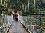 Indahnya Jembatan Gantung Merah Putih Batang, Diresmikan Langsung Bupati