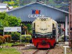 Kereta-meninggalkan-Stasiun-Cilacap.jpg