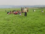 Padang-rumput-rawa-pening.jpg