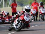 Pebalap-belia-yang-tergabung-dalam-Astra-Honda-Racing-School-2023fds34rfdes.jpg
