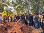 Pembongkaran-makam-korban-perundungan-wonosobo.jpg