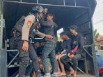 Persebaya Ditekuk PSS Sleman, Ratusan Bonek Dipulangkan Polisi Pakai Truk