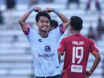akbar-hermawan-persela-lamongan-ke-gawang-persipa.jpg