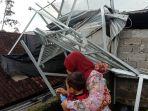 atap-rumah-rusak-karanganyar.jpg