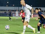 bruno-silva-dalam-laga-melawan-arema-fc-di-stadion-madya-senayan-sabtu-2592021.jpg