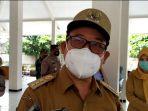 bupati-banyumas-achmad-husein-mengecek-tes-swab-antigen-massal-di-kelurahan-sumampir.jpg