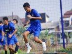 evan-dimas-psis-jalani-latihan.jpg