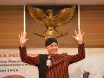 ganjar-ditemui-usai-rapat-di-gedung-a-kantor-pemprov-jateng-kamis-26.jpg